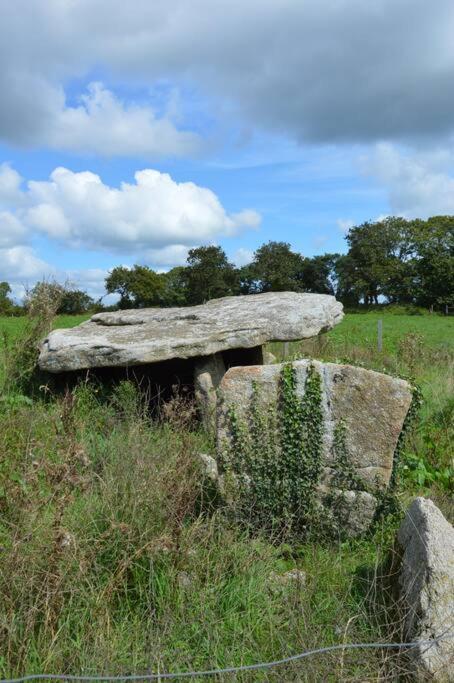 Gite Du Dolmen Guiscriff Kültér fotó